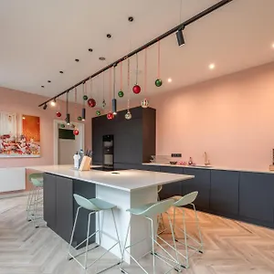 https://villa-czar.bruges-hotels.info